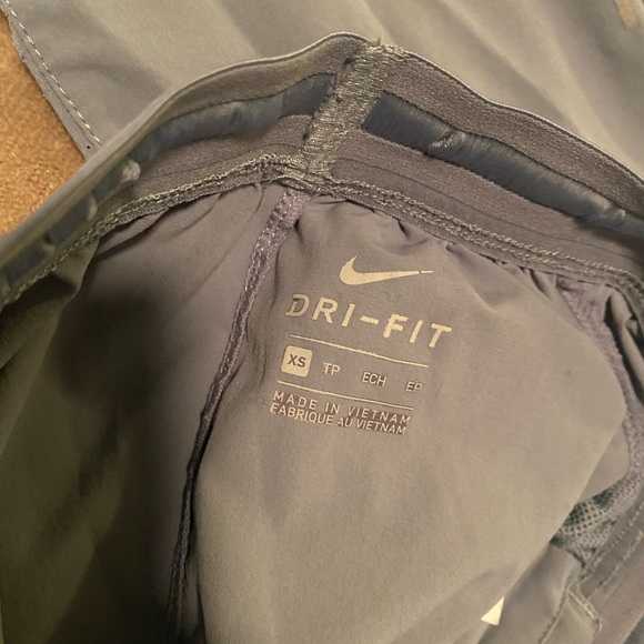 Nike Joggers - Picture 2 of 2